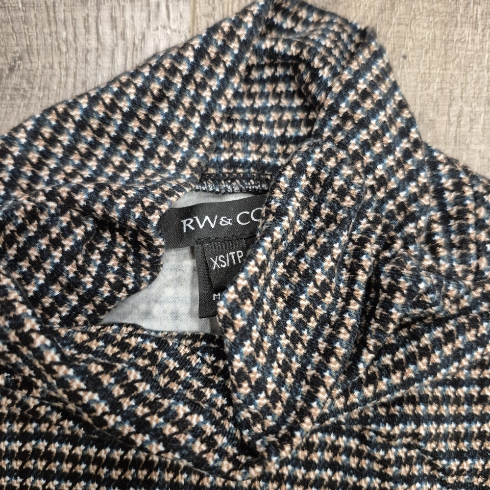 RW & CO. Mockneck Long Sleeve Top - Picture 2 of 3
